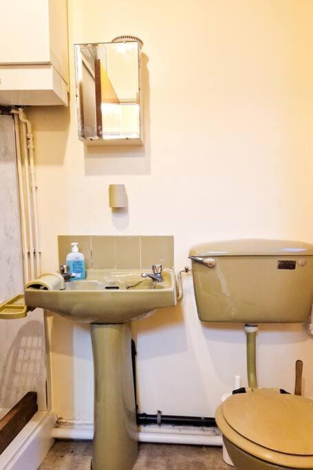 Tallis House, Sleeps 5, Near Centre, Free Parking, Long Or Short - By Nmb Casa de férias *