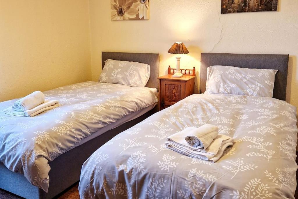 Tallis House, Sleeps 5, Near Centre, Free Parking, Long Or Short - By Nmb Casa de férias *