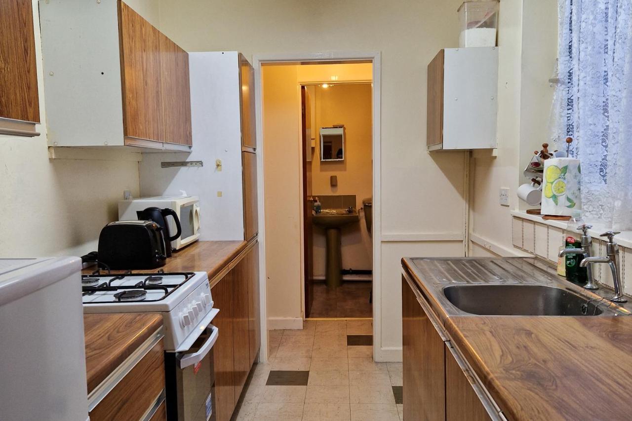 Casa de férias Tallis House, Sleeps 5, Near Centre, Free Parking, Long Or Short - By Nmb *